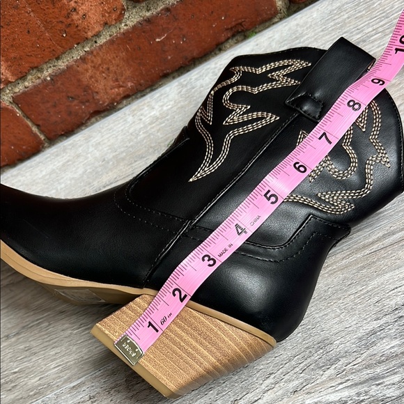 Soda Black Western Embroidered Ankle Cowgirl Boots - Picture 10 of 10